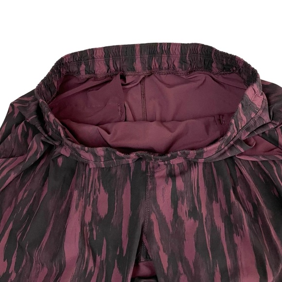 lululemon &go City Jogger Painted Animal Bordeaux Drama Black - Picture 9 of 13